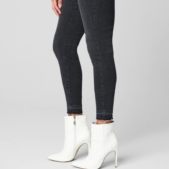 BlankNYC The Bond Jeans - Picture 3 of 6